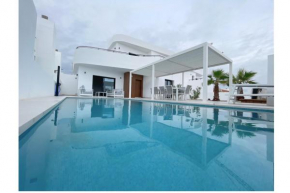 Luxury family villa with privacy
